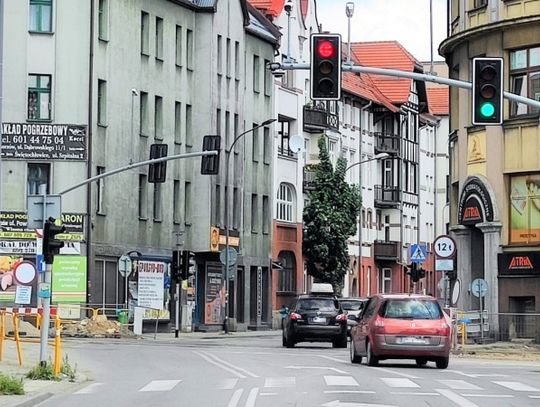 Kolejny etap prac remontu torowiska. Zmiana organizacji ruchu w obrębie skrzyżowania ulic Hajduckiej i Dąbrowskiego