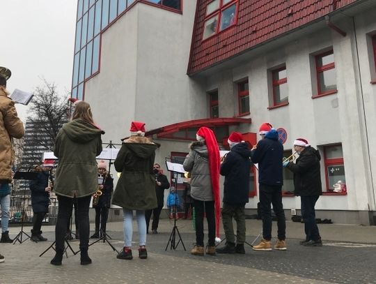 Koncert kolęd pod oknami 