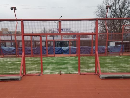 Kort do padla z nową nawierzchnią. Czekamy na start sezonu!