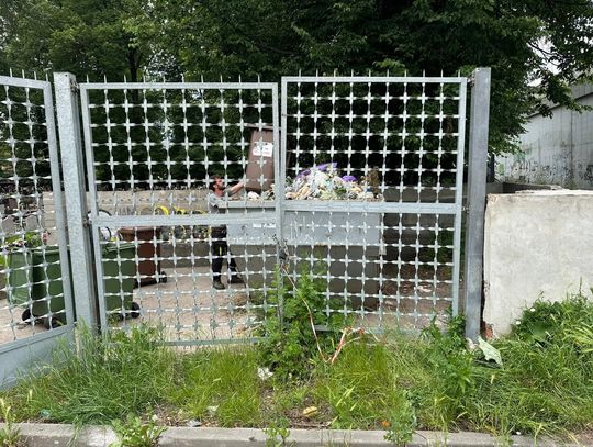 Ktoś chciał ukraść bramę cmentarza w Świętochłowicach. Parafia alarmuje i zgłasza na Policję