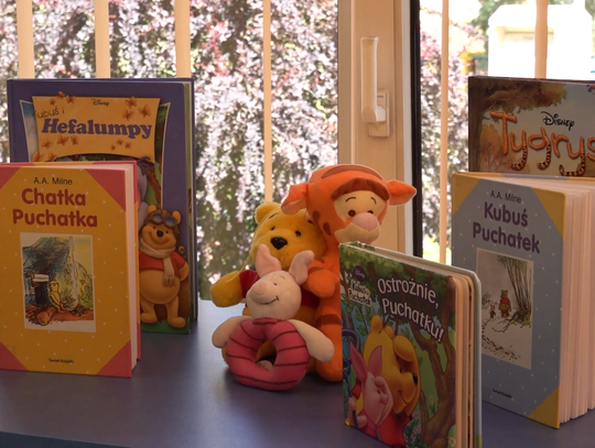 Kubuś Puchatek patronem Stuksiążkowego Lasu. Otwarto nową salę biblioteczną dla najmłodszych czytelników [WIDEO]