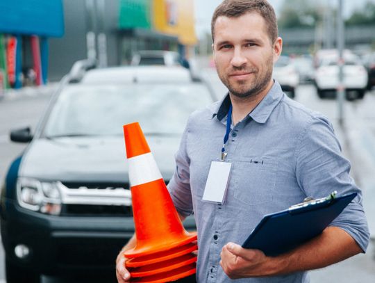 Kurs na prawo jazdy wysokiej jakości nie przygotowuje tylko do egazminu