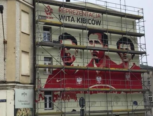 Legendy polskiej piłki uwiecznione na muralu