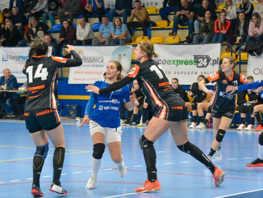 Lider MOL Ligi za mocny na "Niebieskie". Jarosław Knopik: "Zaczęliśmy popełniać proste błędy w ataku" [ZDJĘCIA]