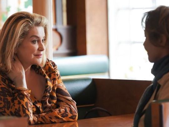 Lipiec z Catherine Deneuve w Grajfce