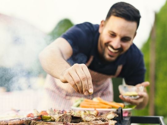 Lubisz imprezować i zapraszać gości? Sprawdź jakie urządzenia Ci się przydadzą!
