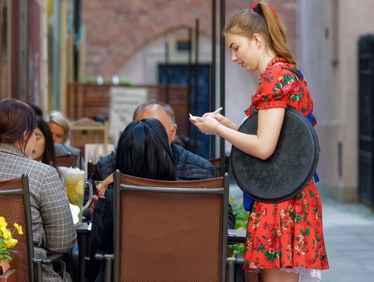 Maturzyści tracą status ucznia. Jak nie stracić renty z ZUS i ulgi w składkach?