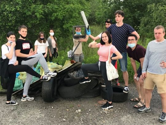 Młodzi chorzowianie posprzątają las