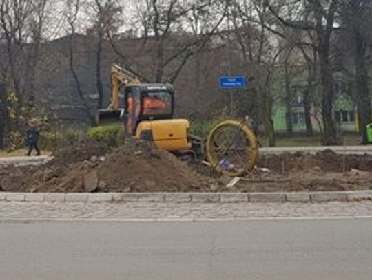 Młot hutniczy stanie na rondzie w centrum Chorzowa