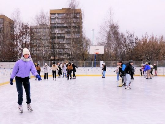 Moc atrakcji na lodowisku. Przed nami Ferie z curlingiem i Zimowy Dzień Pingwina!