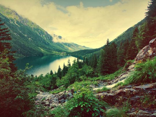 Multimedialne podróże po kulturach świata