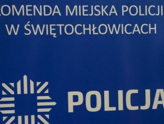 Mundur, który daje poczucie bezpieczeństwa. Mieszkanka podziękowała świętochłowickim policjantom za uratowanie życia