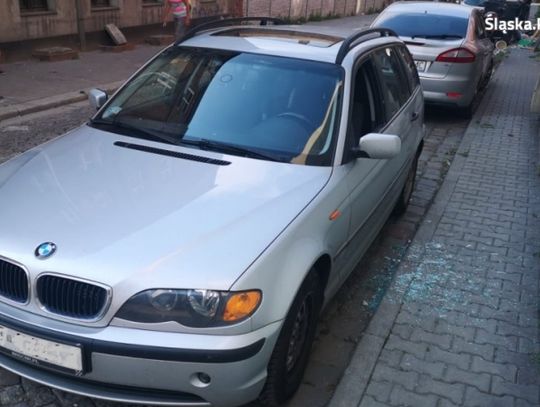 Mundurowi uratowali dziecko uwięzione w samochodzie