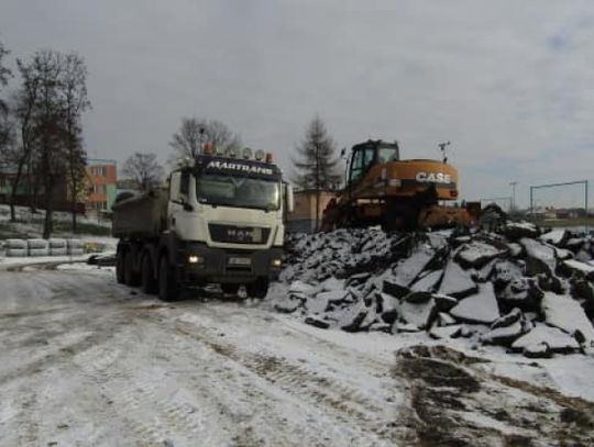 Na "Kresach" powstaje boisko ze sztuczną murawą. Trwa budowa [ZDJĘCIA]