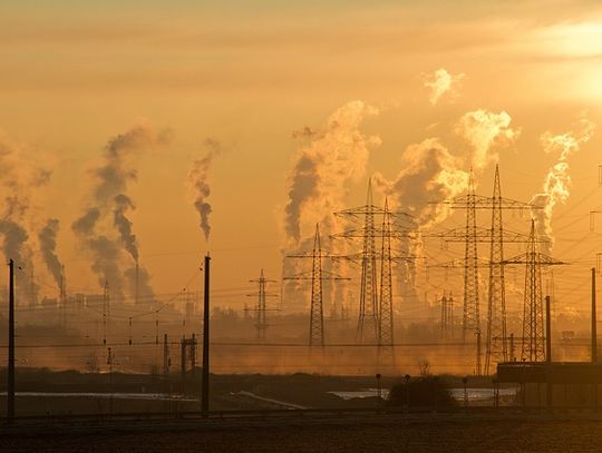 Naszemiasto: Smog w woj. śląskim - normy przekroczone o kilkaset procent! 