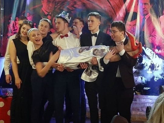 Nauczycielka chorzowskiej szkoły została gwiazdą studniówki