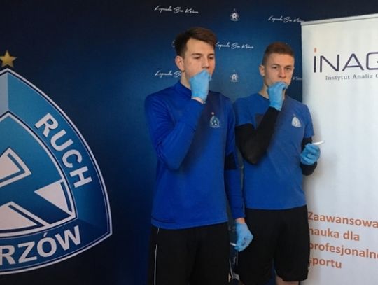 Niebiescy badają DNA