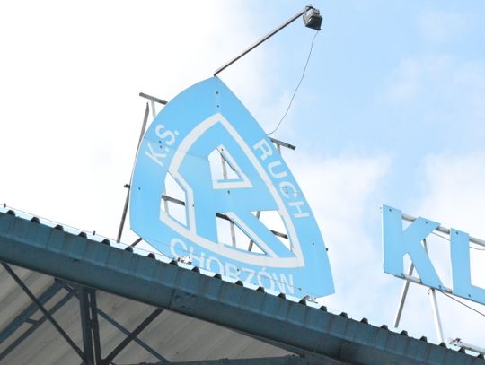 „Niebiescy” obniżają pensje