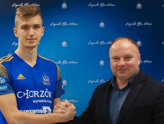 Niebiescy wypożyczyli napastnika Rekordu