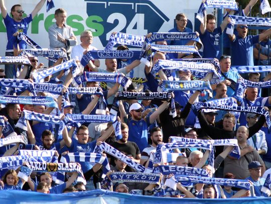 Niebiescy zagrają z Radunią Stężyce. Przeczytaj co powiedział trener Jarosław Skrobacz na konferencji prasowej!