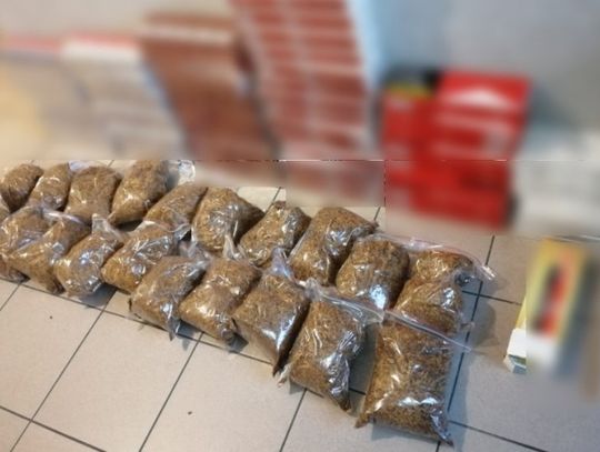 Nielegalne papierosy w rękach policji