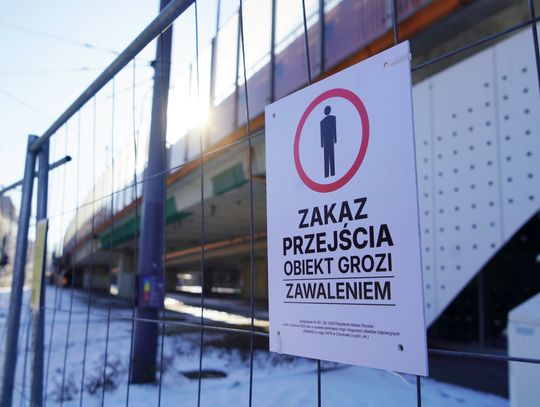 NIK wchodzi do Urzędu Miasta w Chorzowie. Kontrolerzy badają sprawę zamkniętej estakady