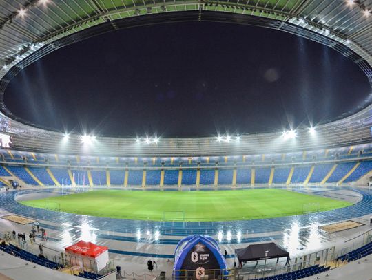 Nocne zwiedzanie Stadionu Śląskiego w strugach deszczu