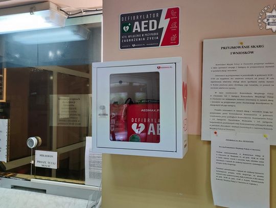 Nowy defibrylator w Chorzowie. "Jest dostępny dla każdego, kto znajdzie się w nagłej sytuacji wymagającej szybkiego działania"