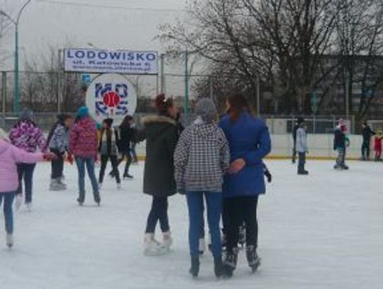 Orkiestra zagra na lodowisku