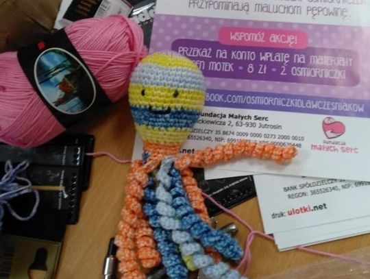 Osadzeni Zakładu Karnego w Brzegu wykonali zabawki dla wcześniaków z ZSM w Chorzowie