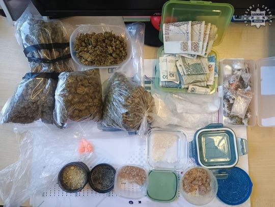 Para z narkotykami w rękach policji. Grozi im do 10 lat więzienia