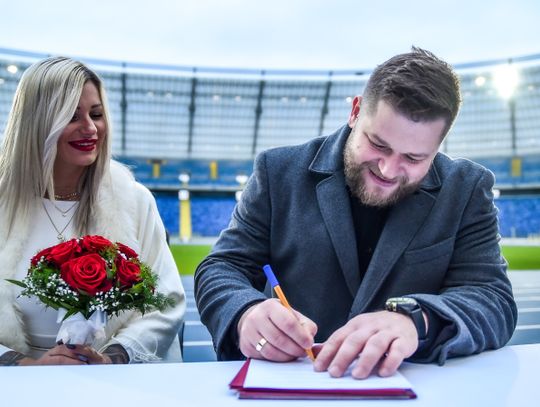 Paweł Fajdek jednak nie wziął ślubu na Stadionie Śląskim! To była tylko inscenizacja