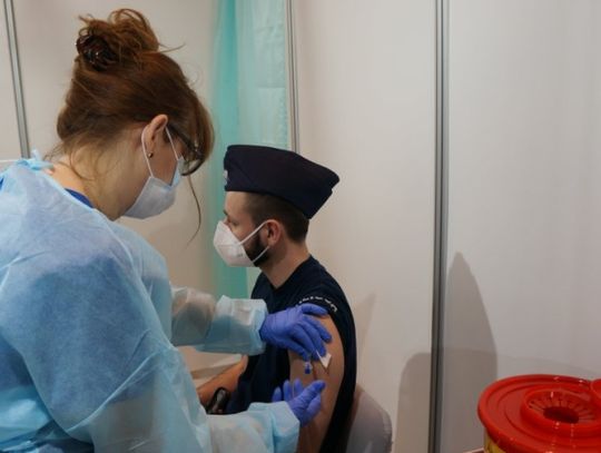 Pierwsi chorzowscy policjanci zaszczepieni