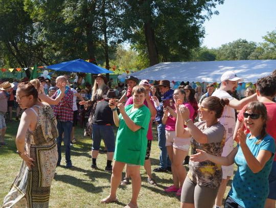 Piknik z Republiką w Maciejkowicach. „Zabawa jest doskonałym sposobem na przełamywanie wszelkich barier”