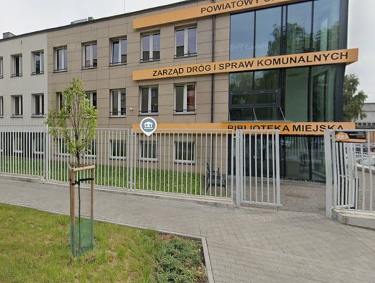 Pilne! Alarm bombowy w Urzędzie Pracy w Świętochłowicach. Służby ewakuują ludzi!
