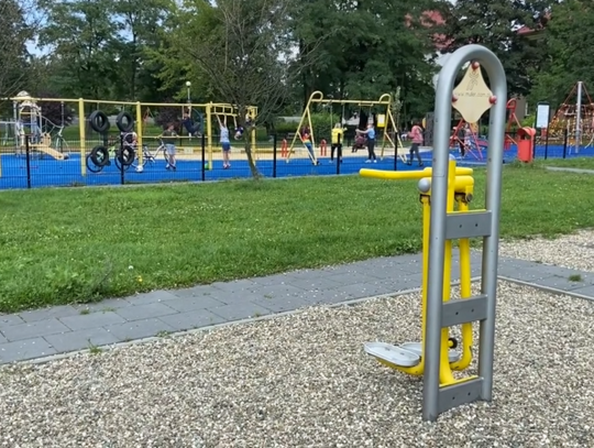 Plac zabaw przy zbiegu ul. 11 Listopada i Niedurnego zmodernizowany w ramach Budżetu Obywatelskiego