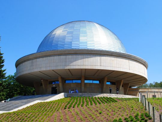 Budynek Planetarium Śląskiego w Parku Śląskim w Chorzowie