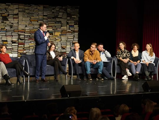 Po spektaklu czas na debatę o sztucznej inteligencji. "Teatr był zawsze takim pomostem pomiędzy tym, co trudne i tym, co można zaadoptować"