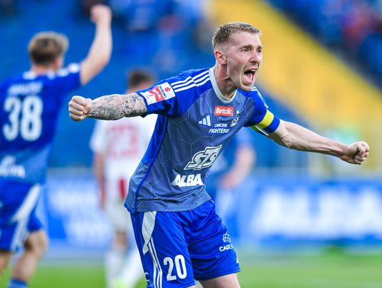 Podział punktów po emocjonującym starciu w Chorzowie! Piłkarze Ruchu zagrali w wyjątkowych trykotach