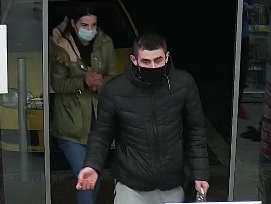 Policja publikuje wizerunek sprawców kradzieży