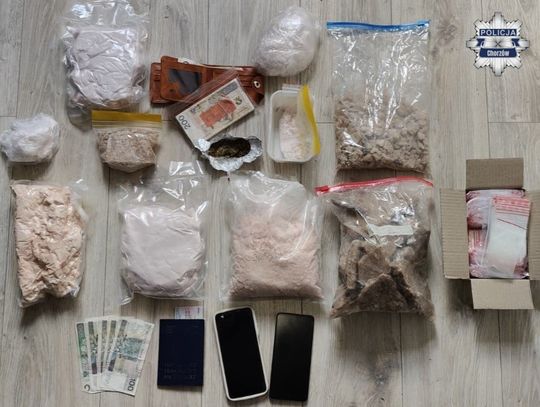 Policjanci z Chorzowa zatrzymali trzy osoby i przejęli ponad 7 kilogramów amfetaminy i marihuany!
