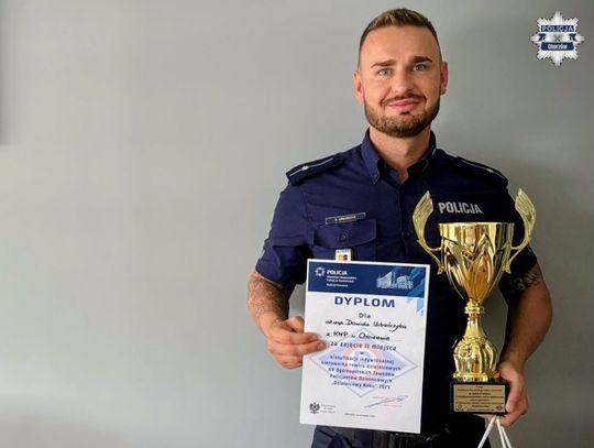 Policjant z Chorzowa doceniony. Przyznano mu tytuł drugiego najlepszego kierownika dzielnicowych w województwie śląskim