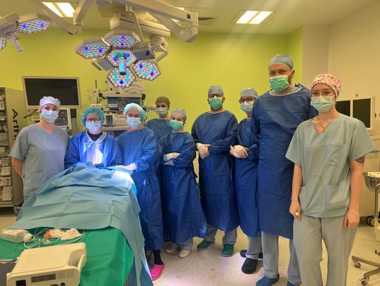 Półroczne dziecko przeszło trzy zabiegi jednocześnie. "Takie rozwiązanie pozwoliło ograniczyć ryzyko powikłań"