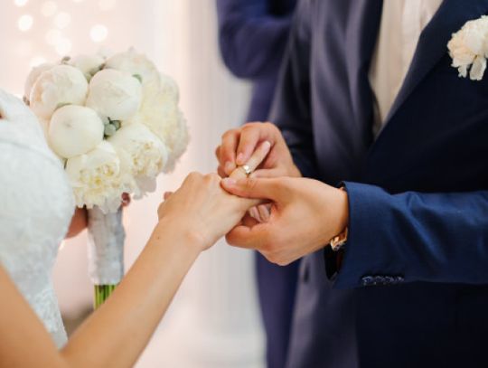 Ponad połowa ślubów poza kościołem