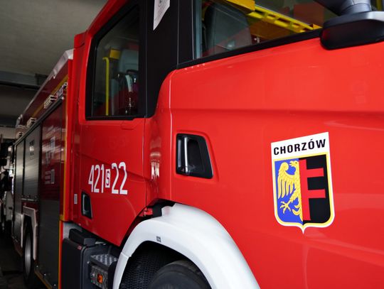 Pożar przy ul. Lompy. Paliły się podkłady kolejowe