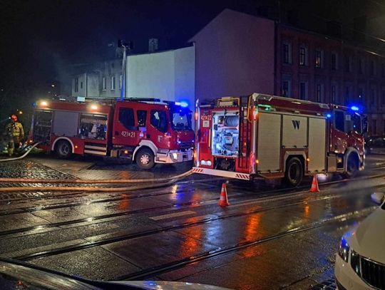 Pożar pustostanu w Chorzowie. Jedna osoba trafiła do szpitala