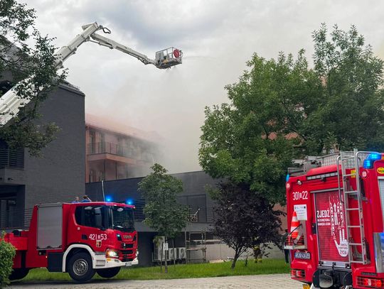 Pożar w centrum Chorzowa! Ogień w byłym banku [ZDJĘCIA]