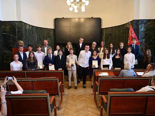 Prymusi i olimpijczycy docenieni. "Swoją wiedzą i pasją reprezentują Chorzów na najwyższym poziomie"