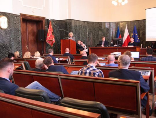 Radni zdecydowali ws. podwyżek dla nauczycieli