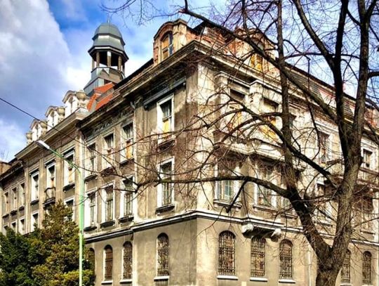 Ratusz w Batorym zyska nowy dach